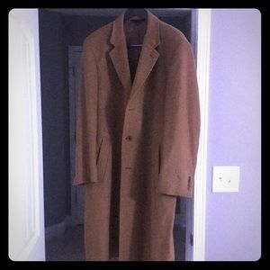 100% cashmere Baroni tan polo overcoat.